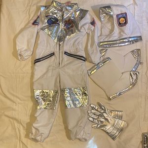 Astronaut costume. Size 5-6